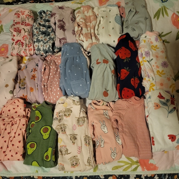 SOLD 3 Carter's sleepers - Picture 8 of 8